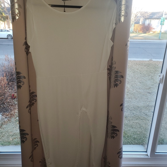 Dress - Picture 4 of 4